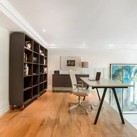 The Artists Hideaway-2 Bed Mezzanine In Paddington London