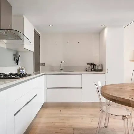 Holiday home The Artists Hideaway-2 Bed Mezzanine In Paddington London