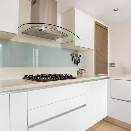 The Artists Hideaway-2 Bed Mezzanine In Paddington * London