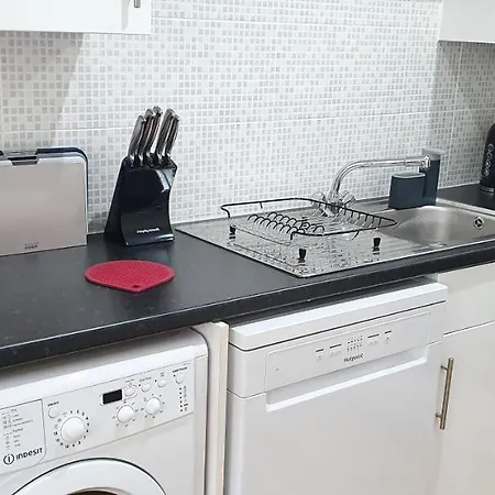 Garland Modern Apartment London