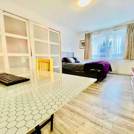 Stunning Triple Apartment London