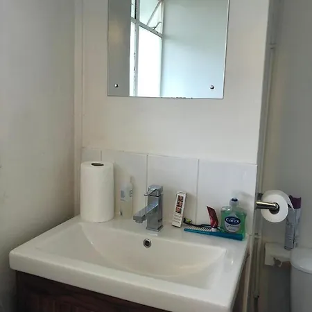 Charming 1-bed Vibrant Location Apartment