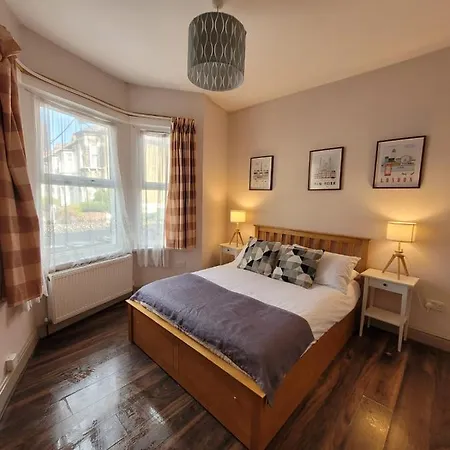 43 Kimberly Road Apartment