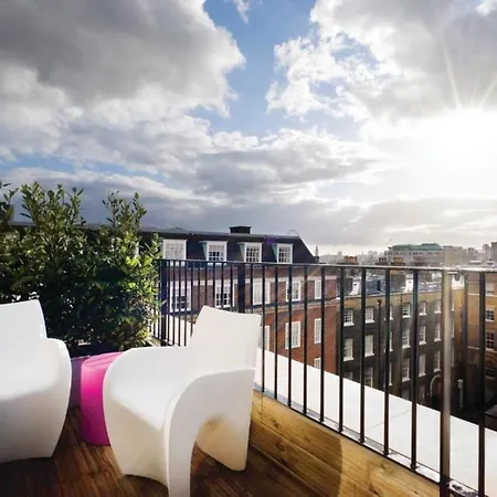 Hotel Apex Temple Court 4*