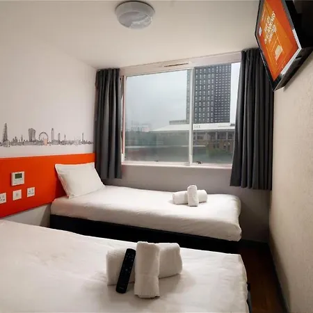 Easyhotel Hotel
