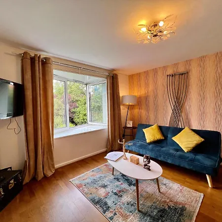 Great 2 Bedrooms 15 Mins From The Centre Apartment *