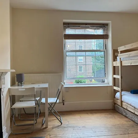 Aplacetostay Apartment, Zone 1 Car Homestay