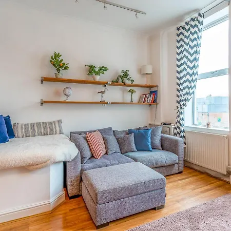 Pass The Keys Balham Modern Cosy Apartment London