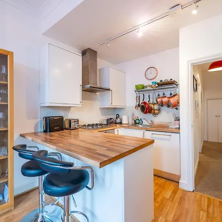Pass The Keys Balham Modern Cosy Apartment