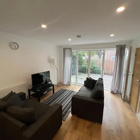 Clapham House Homestay London