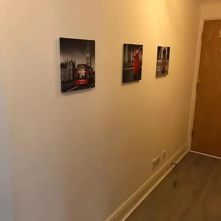 Spacious 1 Bedroom Flat Near Charterhouse Square *