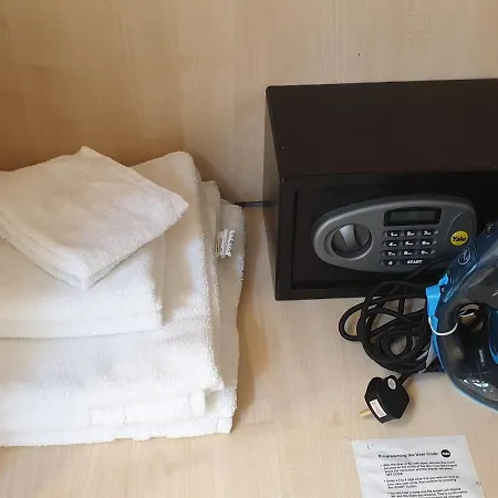 Apartment London Luxury 5 Min Walk From Station, With Free Parking & Free Wifi Ilford