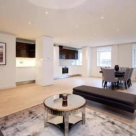 Stunning 2-bedroom-hosted By Sweetstay * London