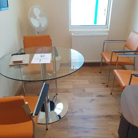 Luxury Spacious 2 Bedroom 4 Mins From Ilford Stn. Free Parking Apartment