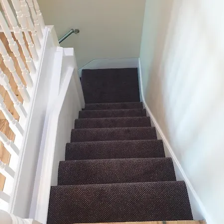 Luxury Spacious 2 Bedroom 4 Mins From Ilford Stn. Free Parking Apartment London