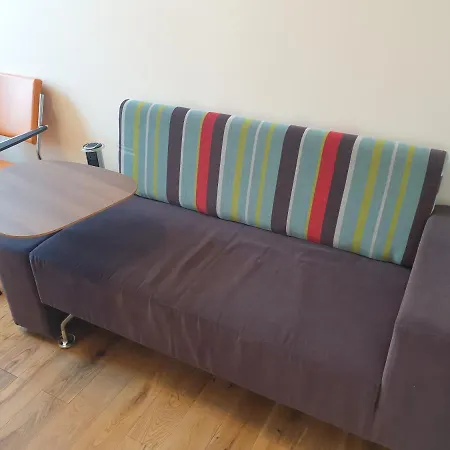 Luxury Spacious 2 Bedroom 4 Mins From Ilford Stn. Free Parking Apartment London