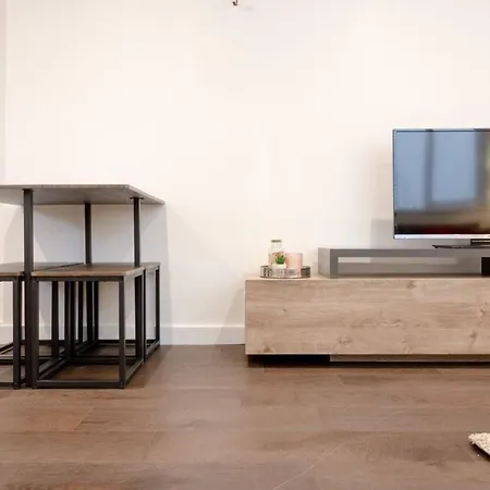 Apartment Modern Flat In The Heart Of West