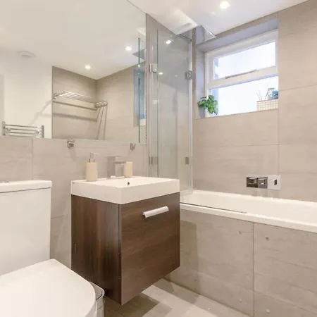 Apartment Modern Flat In The Heart Of West