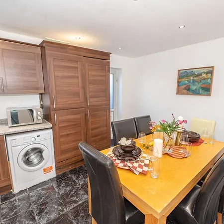 #gorgeous 3 Beds Home#7min To Subway, Free Parking *