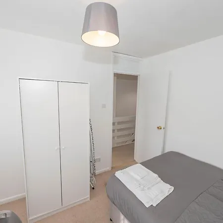 #gorgeous 3 Beds Home#7min To Subway, Free Parking