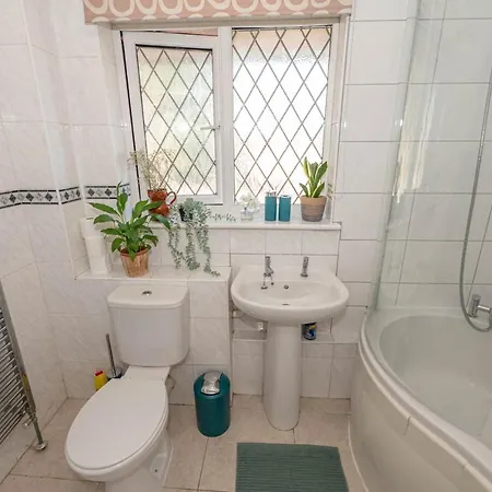 #gorgeous 3 Beds Home#7min To Subway, Free Parking *