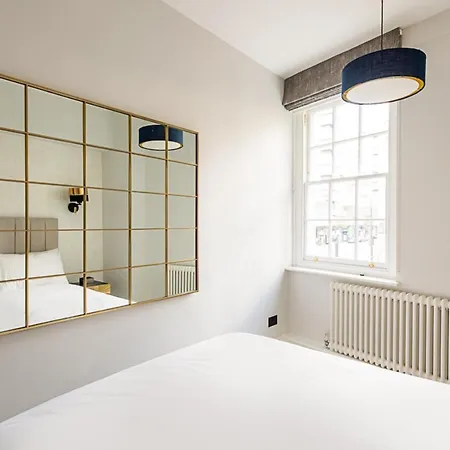 Modern Edgware Apartment *