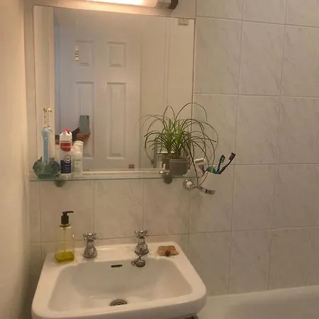Gardens View Cosy One Bedroom Flat Free Wifi * Kew