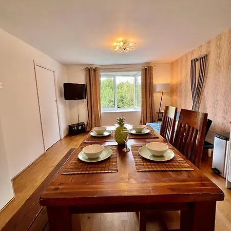 Great 2 Bedrooms 15 Mins From The Centre Apartment London