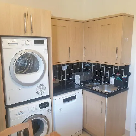 London Luxury 2 Bedroom 5 Min From Tube Station With Free Parking Apartment Wanstead