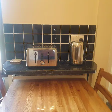 London Luxury 2 Bedroom 5 Min From Tube Station With Free Parking Apartment