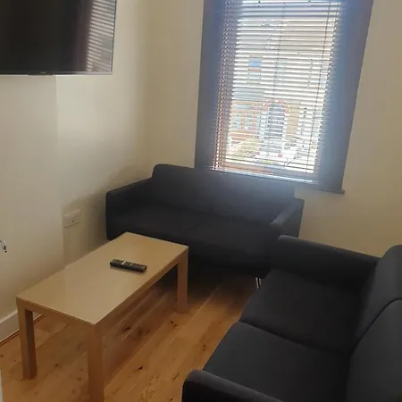 London Luxury 2 Bedroom 5 Min From Tube Station With Free Parking * Wanstead