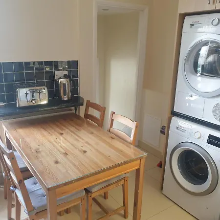 London Luxury 2 Bedroom 5 Min From Tube Station With Free Parking Apartment Wanstead