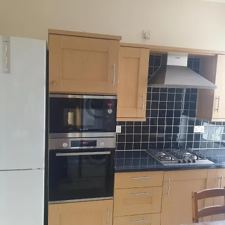 London Luxury 2 Bedroom 5 Min From Tube Station With Free Parking * Wanstead