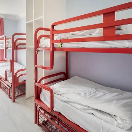 Astor Victoria Hostel