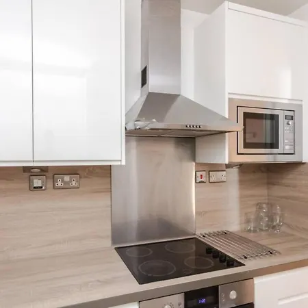 Spacious 2 Bedroom Flat On Bermondsey St London