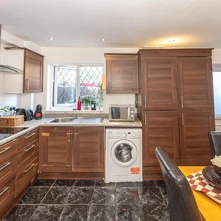 Holiday home #gorgeous 3 Beds Home#7min To Subway, Free Parking Thamesmead (Greater London)