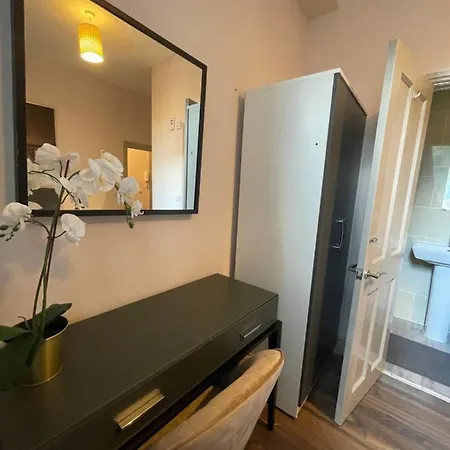43 Kimberly Road Apartment London