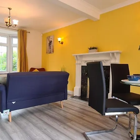 Semesterbostad Sipson House West Drayton 3 Bedroom 2 Bathroom Plush Parking Close To Lhr By Mdps West Drayton (Middlesex)