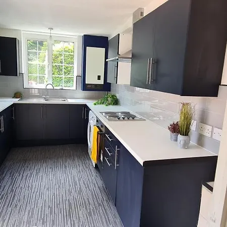 Semesterbostad Sipson House West Drayton 3 Bedroom 2 Bathroom Plush Parking Close To Lhr By Mdps West Drayton (Middlesex)