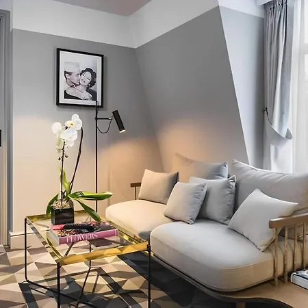 Victory House Leicester Square 4*