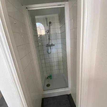 Spacious 2 Bedroom Flat In Paddington Apartment
