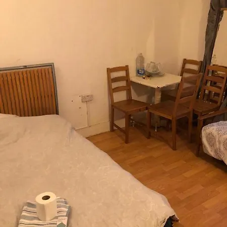 Private In 3 Bedroom Flat!! London