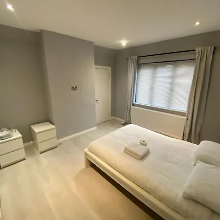 Large House Close To Greenwich *