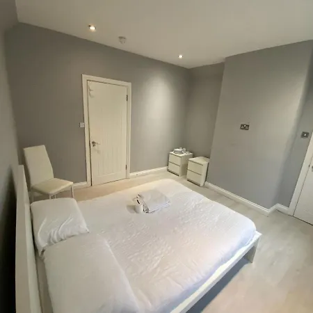 Homestay Large House Close To Greenwich Eltham