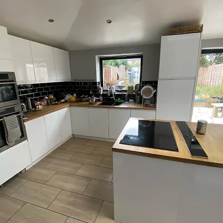 Large House Close To Greenwich Homestay *