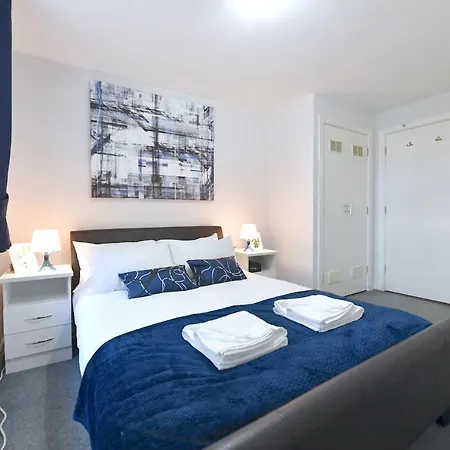 B&B Clapham Junction - 2 Bedroom *