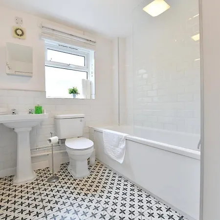 B&B Clapham Junction - 2 Bedroom 런던