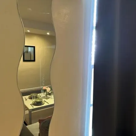 Superb One Bedroom Private Apartment *