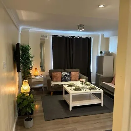 Superb One Bedroom Private London
