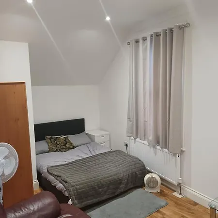 Beautiful In Lovely Flat Apartment